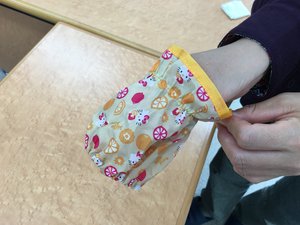 21_袖口カバー着用方向.JPG